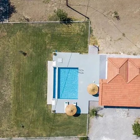Luna Rossa Beach House Villa *