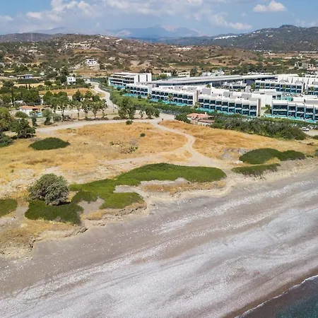 Luna Rossa Beach House Villa *